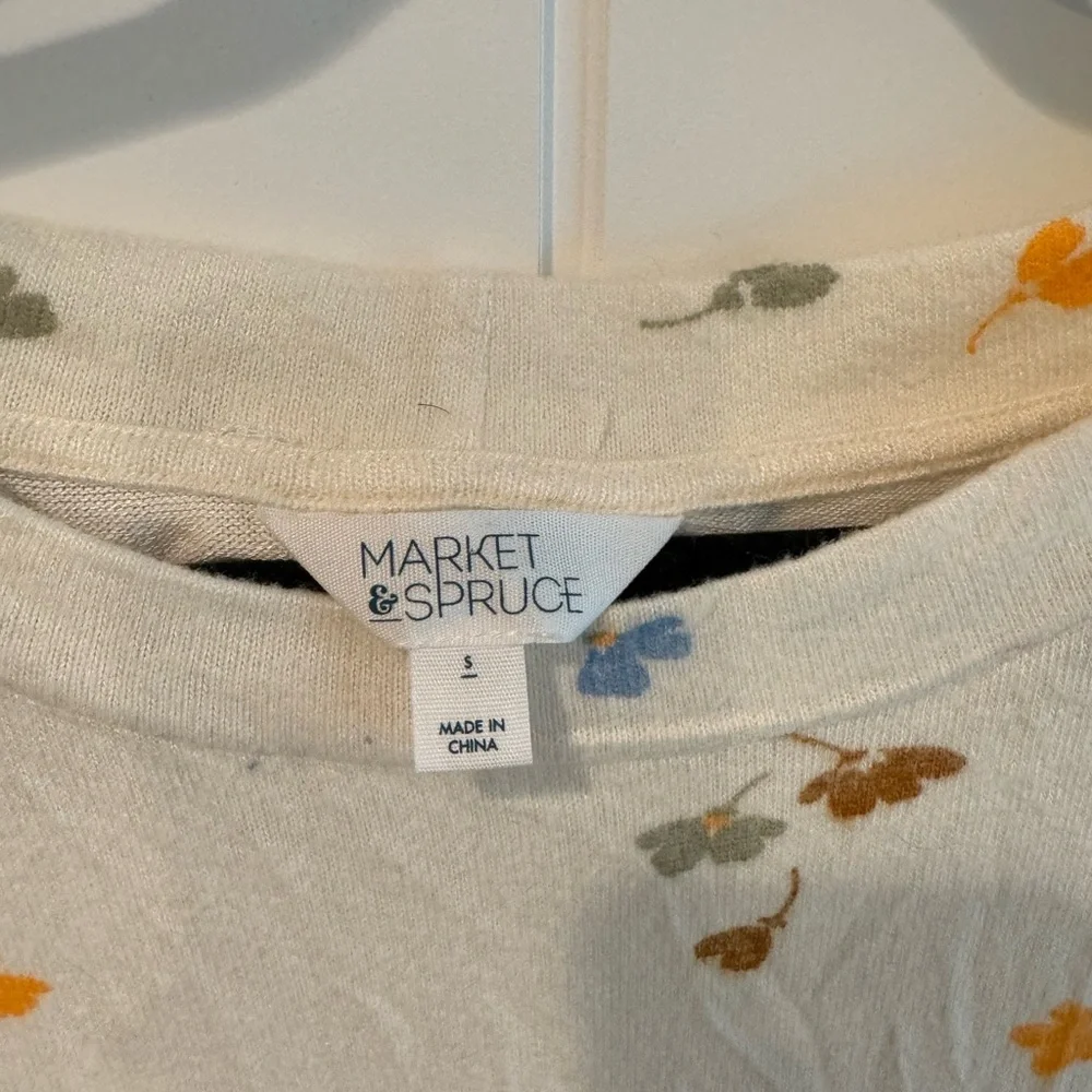 Spring lightweight sweater - Picture 2 of 2